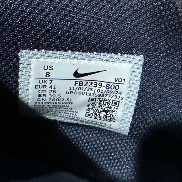 Nike LeBron Witness 8 Basketball Shoes - Picture 14 of 14